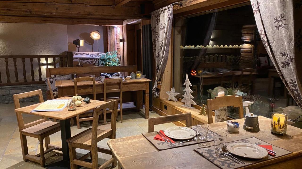 Les Trompeurs Chez Odette Bed & Breakfast Когне Екстериор снимка